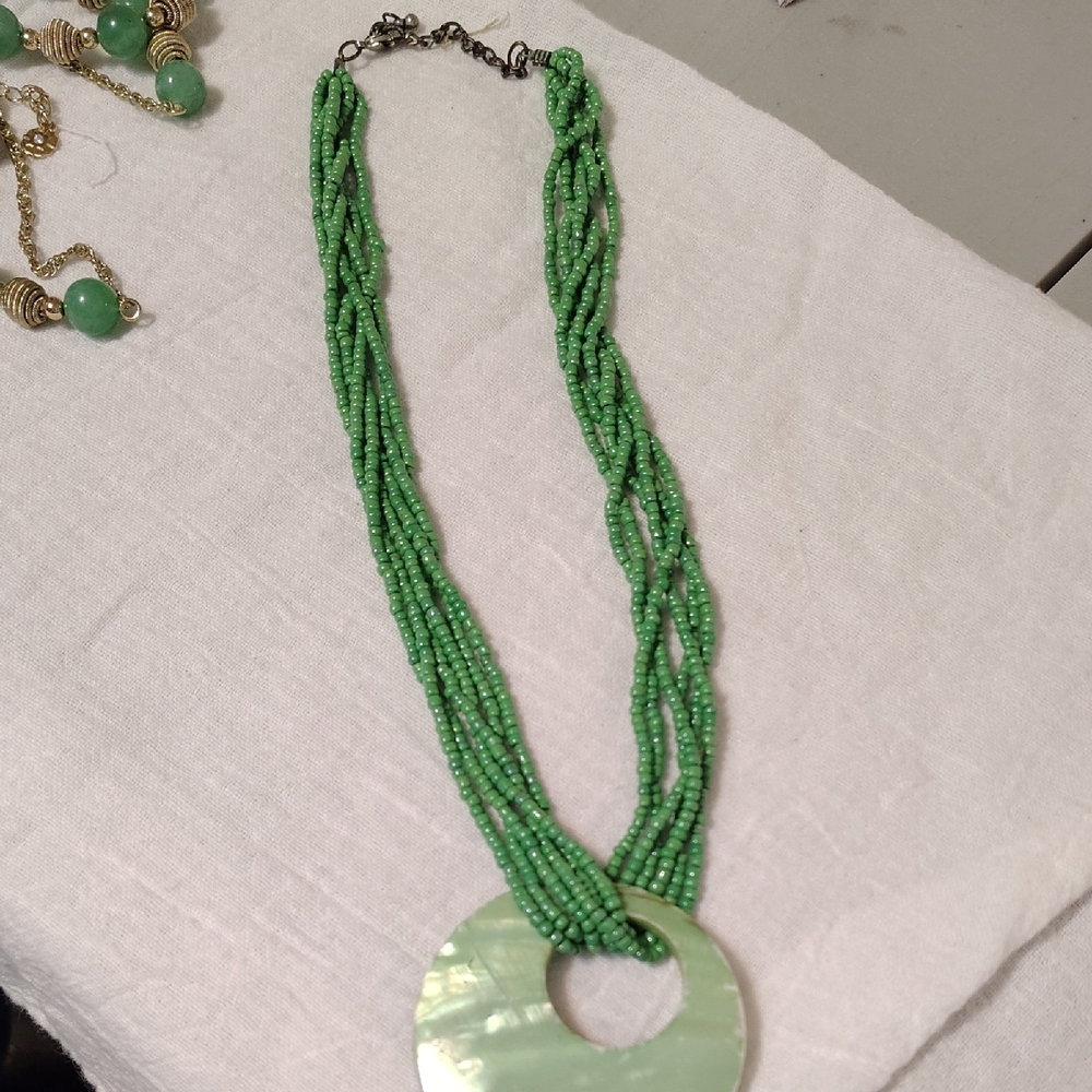 Green Beaded Necklace with Shell Pendant